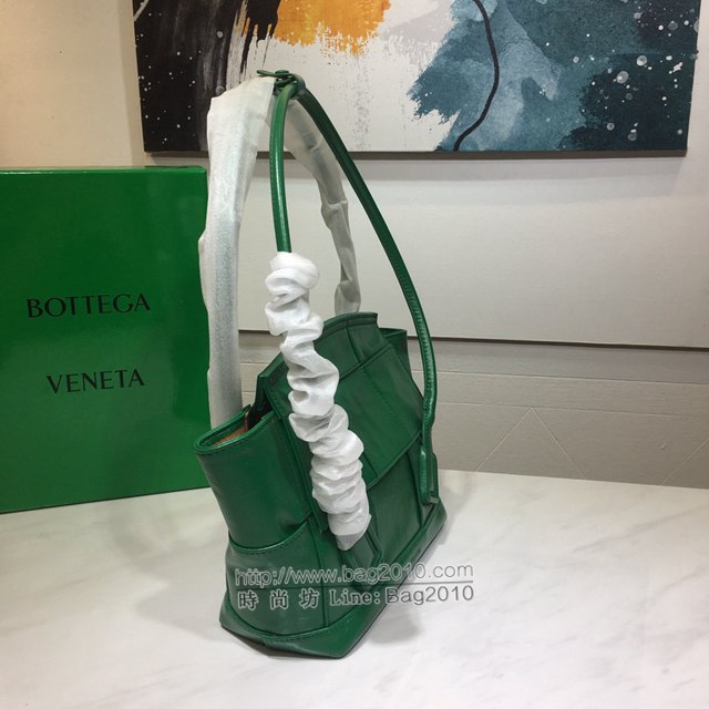 Bottega veneta高端女包 96009s小號 寶緹嘉Arco33油蠟牛皮包 BV經典款蝙蝠包手提包  gxz1241